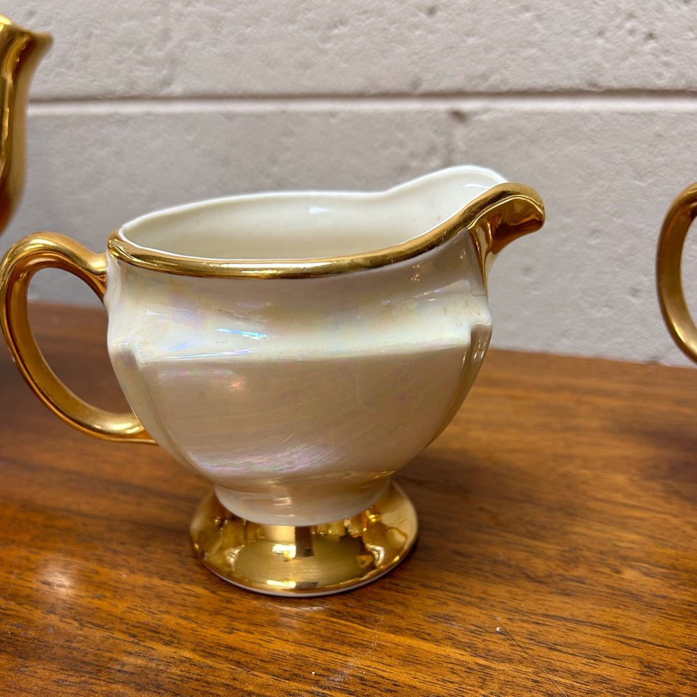 CG USA Warranted Aqua Luster Tea Set